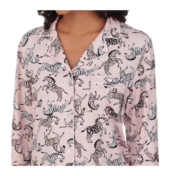 DKNY Women’s Zebra Pajamas Set Size Medium in Pink, White, and Black Cozy - Picture 2 of 11